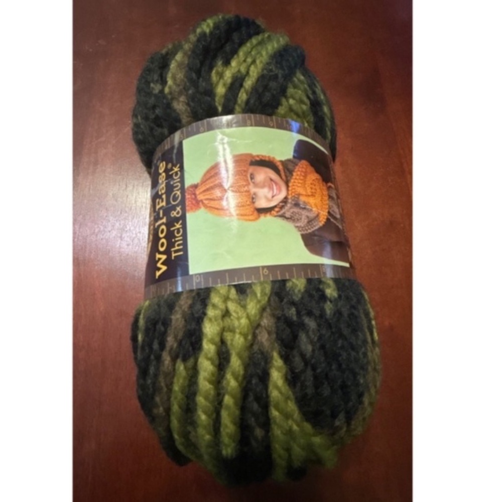 1 skein of yarn - Jungle